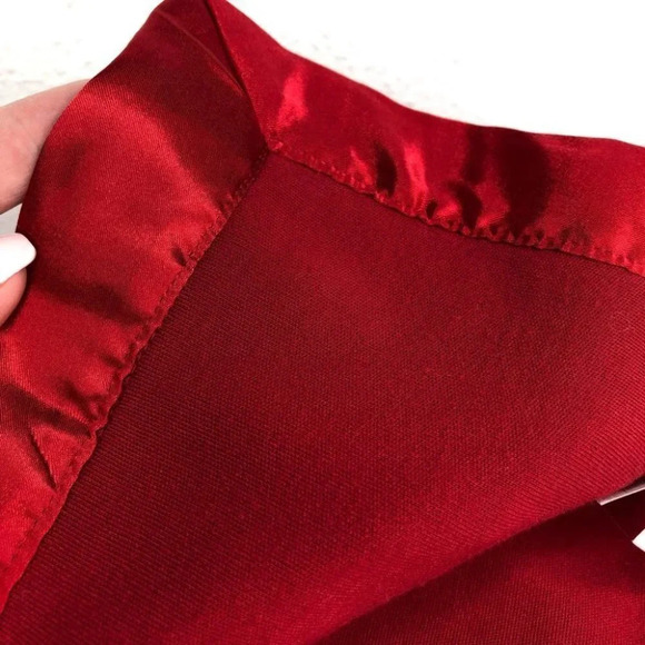 Disney Store fleece blanket red Christmas Mickey Mouse Santa 29”x29” - Picture 6 of 7